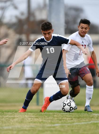 Thumbnail 1 in Hendrickson vs Lee [Robert E.] photogallery.