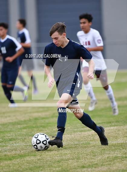 Thumbnail 3 in Hendrickson vs Lee [Robert E.] photogallery.