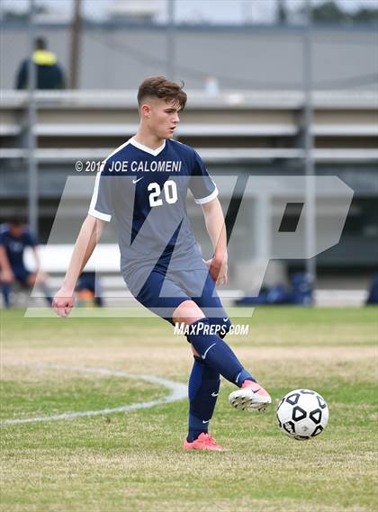 Thumbnail 3 in Hendrickson vs Lee [Robert E.] photogallery.