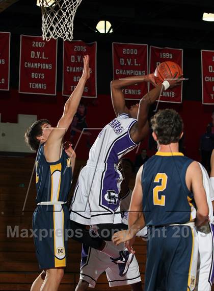 Thumbnail 3 in Menlo vs Rancho Cucamonga (MaxPreps Holiday Classic) photogallery.