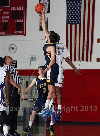 Thumbnail 2 in Menlo vs Rancho Cucamonga (MaxPreps Holiday Classic) photogallery.