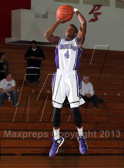 Thumbnail 1 in Menlo vs Rancho Cucamonga (MaxPreps Holiday Classic) photogallery.