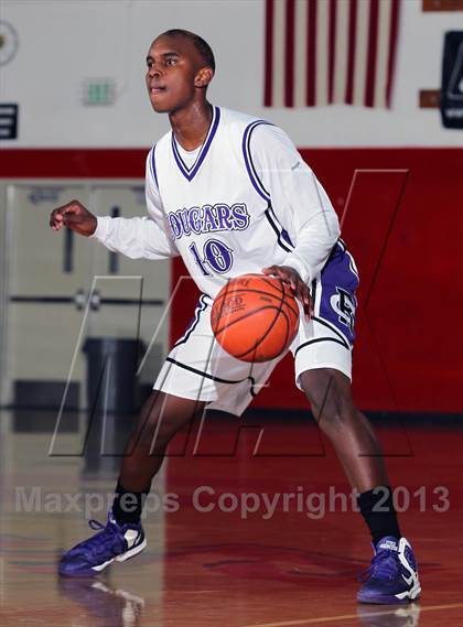 Thumbnail 3 in Menlo vs Rancho Cucamonga (MaxPreps Holiday Classic) photogallery.