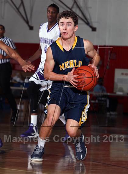 Thumbnail 3 in Menlo vs Rancho Cucamonga (MaxPreps Holiday Classic) photogallery.