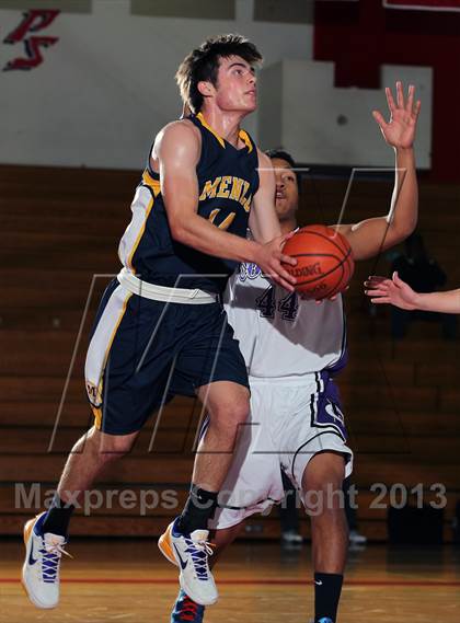 Thumbnail 1 in Menlo vs Rancho Cucamonga (MaxPreps Holiday Classic) photogallery.