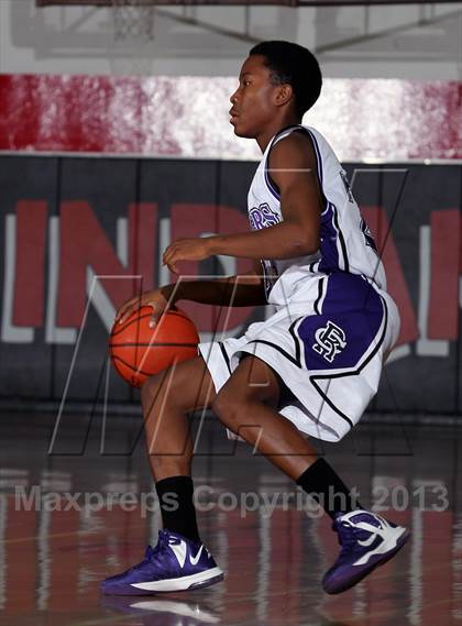 Thumbnail 2 in Menlo vs Rancho Cucamonga (MaxPreps Holiday Classic) photogallery.