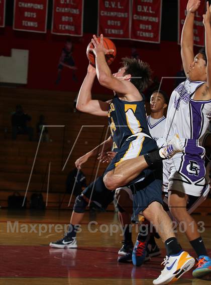 Thumbnail 3 in Menlo vs Rancho Cucamonga (MaxPreps Holiday Classic) photogallery.