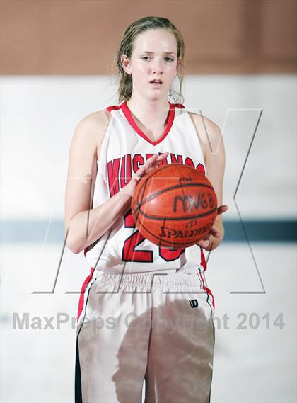 Thumbnail 2 in McNair vs. Monte Vista (MLK-Shootout) photogallery.
