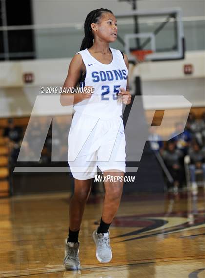 Thumbnail 2 in Mayfair vs. Diamond Ranch (CIF SS 3A Championship) photogallery.