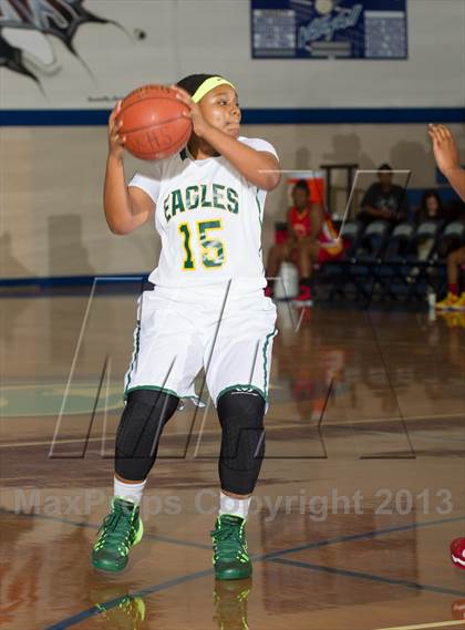 Thumbnail 2 in Yates vs. Cypress Falls (McDonald's Texas Invitational) photogallery.