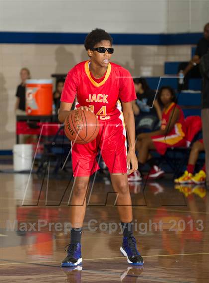 Thumbnail 3 in Yates vs. Cypress Falls (McDonald's Texas Invitational) photogallery.