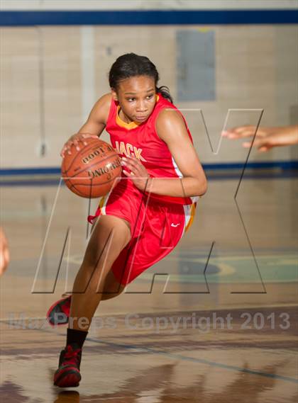 Thumbnail 2 in Yates vs. Cypress Falls (McDonald's Texas Invitational) photogallery.
