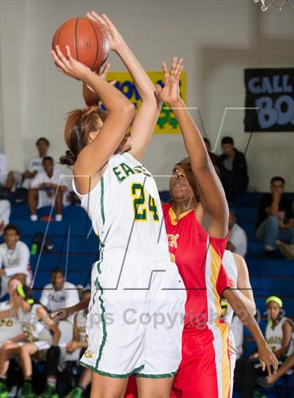 Thumbnail 3 in Yates vs. Cypress Falls (McDonald's Texas Invitational) photogallery.