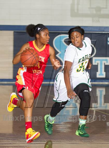 Thumbnail 2 in Yates vs. Cypress Falls (McDonald's Texas Invitational) photogallery.