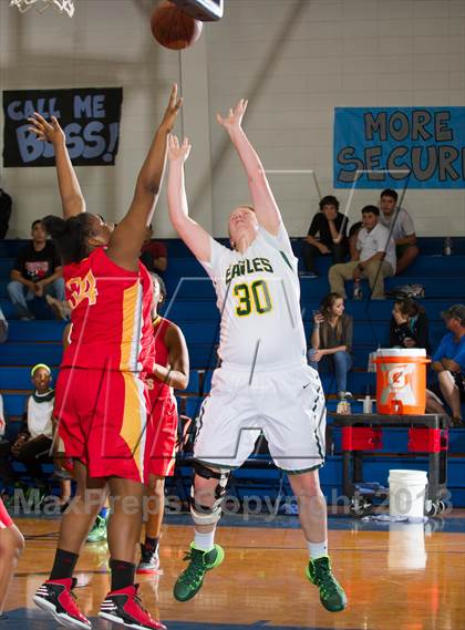 Thumbnail 1 in Yates vs. Cypress Falls (McDonald's Texas Invitational) photogallery.