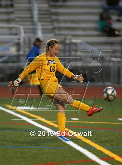 Thumbnail 2 in Las Lomas vs. Bishop O'Dowd (CIF NCS D2 Final) photogallery.