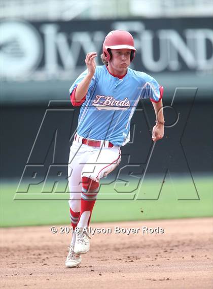 Thumbnail 3 in Seaman vs. Shawnee Heights photogallery.