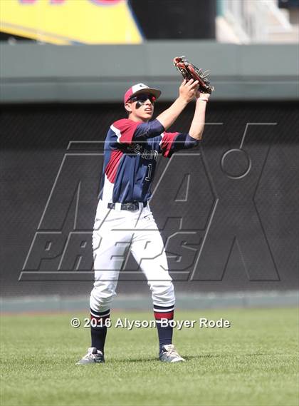 Thumbnail 2 in Seaman vs. Shawnee Heights photogallery.