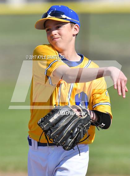 Thumbnail 3 in Sam Rayburn vs Bland (Blue Ridge Tournament) photogallery.