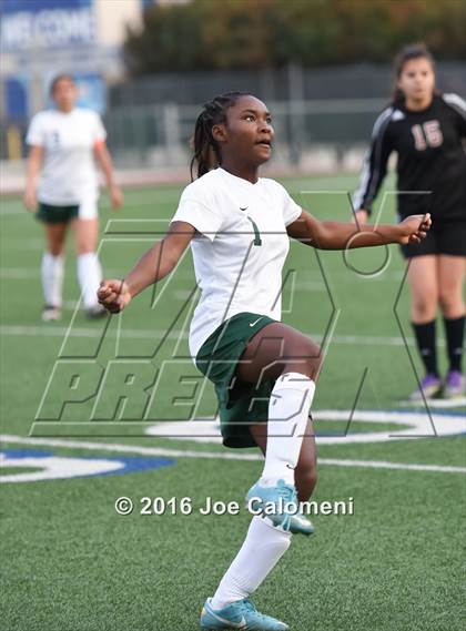 Thumbnail 2 in Holmes vs Wagner (Farris Stadium) photogallery.