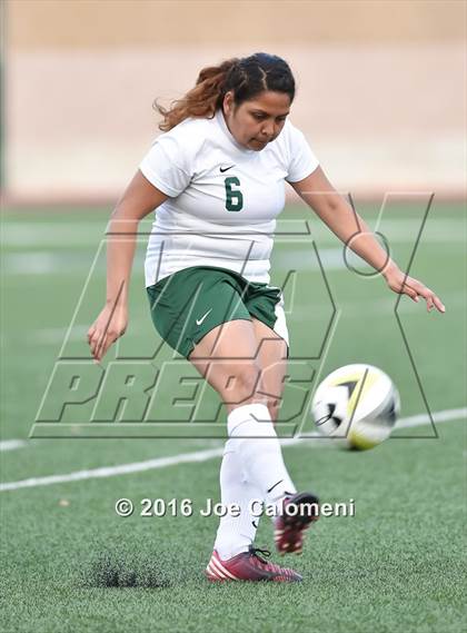 Thumbnail 1 in Holmes vs Wagner (Farris Stadium) photogallery.