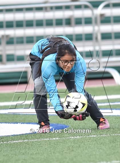 Thumbnail 3 in Holmes vs Wagner (Farris Stadium) photogallery.