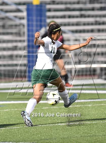 Thumbnail 1 in Holmes vs Wagner (Farris Stadium) photogallery.