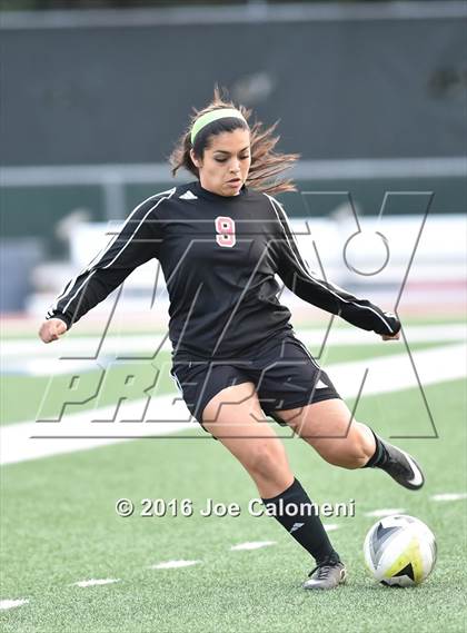 Thumbnail 1 in Holmes vs Wagner (Farris Stadium) photogallery.