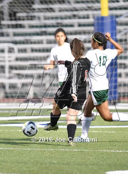 Thumbnail 2 in Holmes vs Wagner (Farris Stadium) photogallery.