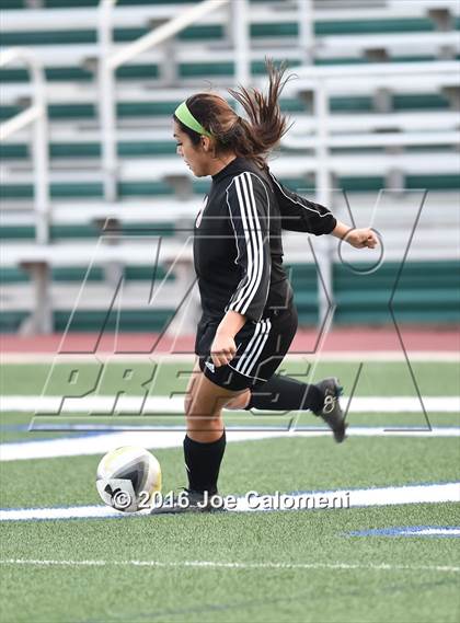 Thumbnail 1 in Holmes vs Wagner (Farris Stadium) photogallery.