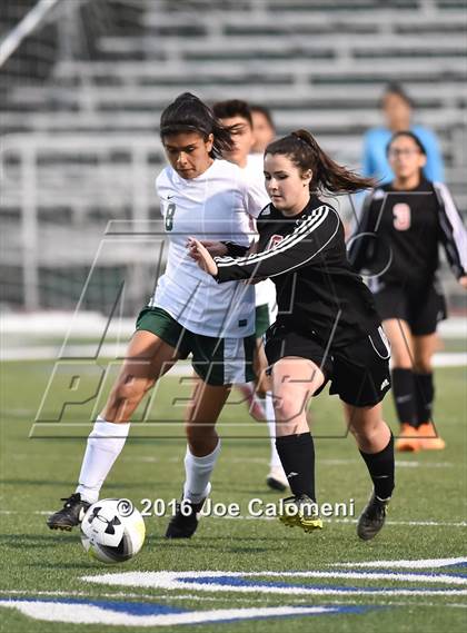 Thumbnail 1 in Holmes vs Wagner (Farris Stadium) photogallery.