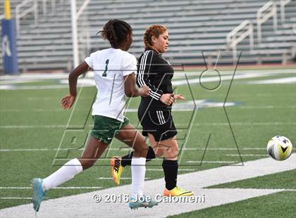 Thumbnail 1 in Holmes vs Wagner (Farris Stadium) photogallery.