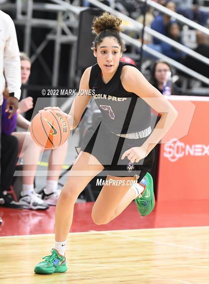Thumbnail 2 in Example Academy Red vs. Lincoln Prep (Ontario, Canada) - (Nike Tournament of Champions) photogallery.