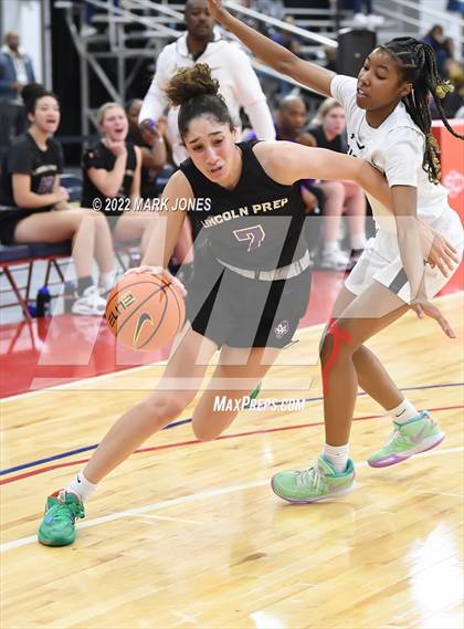 Thumbnail 1 in Example Academy Red vs. Lincoln Prep (Ontario, Canada) - (Nike Tournament of Champions) photogallery.