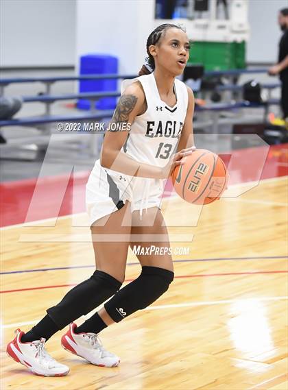 Thumbnail 3 in Example Academy Red vs. Lincoln Prep (Ontario, Canada) - (Nike Tournament of Champions) photogallery.