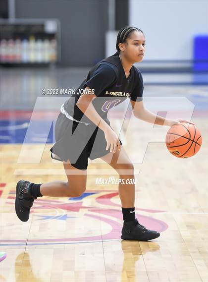 Thumbnail 3 in Example Academy Red vs. Lincoln Prep (Ontario, Canada) - (Nike Tournament of Champions) photogallery.