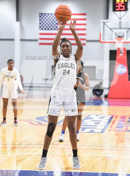 Thumbnail 2 in Example Academy Red vs. Lincoln Prep (Ontario, Canada) - (Nike Tournament of Champions) photogallery.