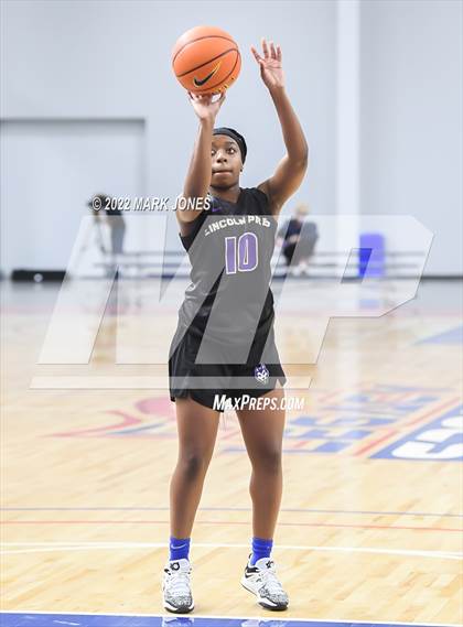 Thumbnail 2 in Example Academy Red vs. Lincoln Prep (Ontario, Canada) - (Nike Tournament of Champions) photogallery.