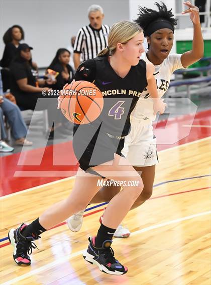 Thumbnail 3 in Example Academy Red vs. Lincoln Prep (Ontario, Canada) - (Nike Tournament of Champions) photogallery.