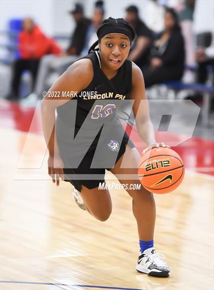 Thumbnail 2 in Example Academy Red vs. Lincoln Prep (Ontario, Canada) - (Nike Tournament of Champions) photogallery.
