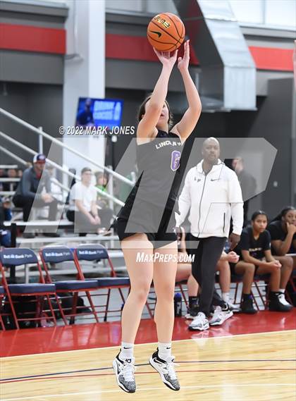 Thumbnail 3 in Example Academy Red vs. Lincoln Prep (Ontario, Canada) - (Nike Tournament of Champions) photogallery.