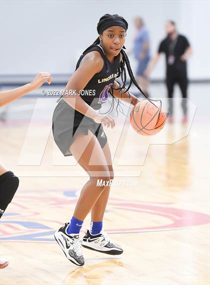 Thumbnail 3 in Example Academy Red vs. Lincoln Prep (Ontario, Canada) - (Nike Tournament of Champions) photogallery.