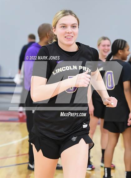 Thumbnail 3 in Example Academy Red vs. Lincoln Prep (Ontario, Canada) - (Nike Tournament of Champions) photogallery.
