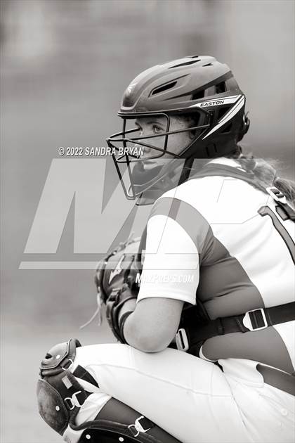 Thumbnail 2 in Olympic vs. South Mecklenburg (NCHSAA 4A Round 2 Playoff) photogallery.