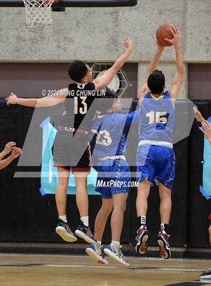 Thumbnail 3 in JSerra Catholic vs. El Toro (Aliso Niguel Classic) photogallery.