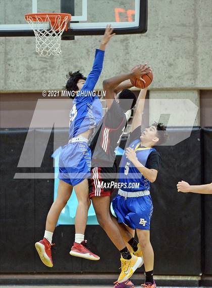 Thumbnail 1 in JSerra Catholic vs. El Toro (Aliso Niguel Classic) photogallery.