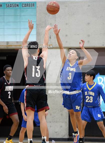 Thumbnail 3 in JSerra Catholic vs. El Toro (Aliso Niguel Classic) photogallery.