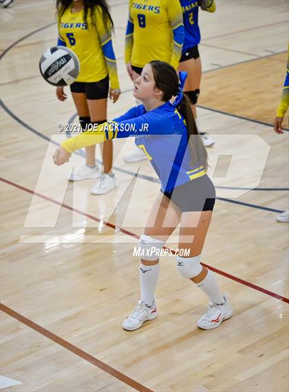 Thumbnail 1 in Cienega vs. Marana photogallery.
