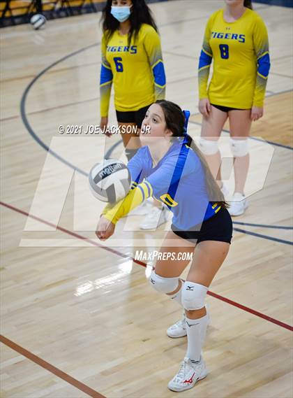 Thumbnail 2 in Cienega vs. Marana photogallery.