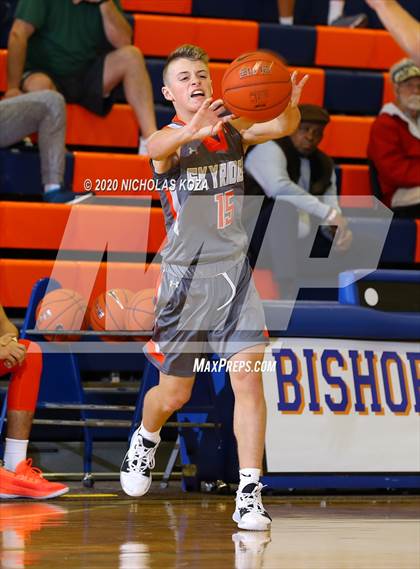 Thumbnail 2 in Skyridge vs. Jefferson (Tarkanian Classic) photogallery.